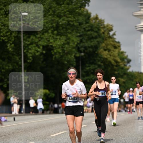 29.06.2025 - hella hamburg halbmarathon Dr. Thomas Lammeyer http://msf.ph/oto/8254178 29.06.2025 10:14:30 Kennedybrücke 1052, 1186, 1456, 5182, 5653, 5806, 7058, 8685, 9150, 9829, 9988 meine-sportfotos.de