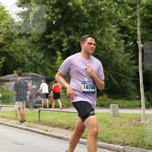 29.06.2025 - hella hamburg halbmarathon Yannick Fuchs http://msf.ph/oto/8254187 29.06.2025 10:48:06 20KM 1267, 1422, 1442, 1549, 1870, 2432, 2630, 3096, 3103, 3310, 3898, 4299, 5259, 6260, 6294, 6374, 7129, 7395, 7478, 7973, 8223, 8285, 8394, 9032, 9380, 9791, 9922, 10040, 11009, 11430, 11789, 12213, 12321, 12607, 13147, 13794, 13803, 13869, 14026, 14239, 14702, 15146, 16092, 16623, 16750, 16780, 17482, 17740, 17765, 18308, 18450, 18514, 18612, 18759, 19067, 19177 meine-sportfotos.de
