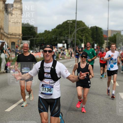 29.06.2025 - hella hamburg halbmarathon Yannick Fuchs http://msf.ph/oto/8254205 29.06.2025 10:35:44 20KM 1136, 1631, 2579, 2797, 3618, 4205, 4303, 4380, 4634, 4871, 4893, 5709, 6550, 6683, 6771, 6901, 7378, 7774, 7796, 8122, 8358, 9358, 9547, 9640, 9659, 9711, 9755, 9885, 10375, 10783, 11062, 11765, 11922, 12292, 12385, 12895, 13268, 13457, 14555, 14661, 15247, 15351, 16816, 17032, 17100, 17720, 17834, 18045, 18049, 18412, 18573, 18802 meine-sportfotos.de