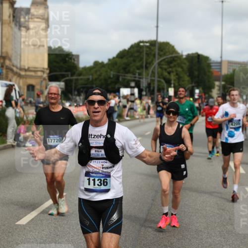 29.06.2025 - hella hamburg halbmarathon Yannick Fuchs http://msf.ph/oto/8254223 29.06.2025 10:35:44 20KM 1136, 1631, 2579, 2797, 3618, 4205, 4303, 4380, 4634, 4871, 4893, 5709, 6550, 6683, 6771, 6901, 7378, 7774, 7796, 8122, 8358, 9358, 9547, 9640, 9659, 9711, 9755, 9885, 10375, 10783, 11062, 11765, 11922, 12292, 12385, 12895, 13268, 13457, 14555, 14661, 15247, 15351, 16816, 17032, 17100, 17720, 17834, 18045, 18049, 18412, 18573, 18802 meine-sportfotos.de