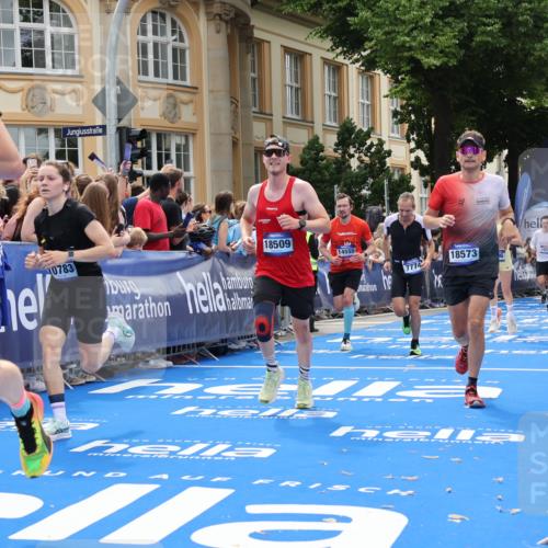 29.06.2025 - hella hamburg halbmarathon Strokosch-Dieckow http://msf.ph/oto/8254227 29.06.2025 10:41:26 Ziel 1570, 2579, 2797, 3204, 4303, 4893, 5987, 6771, 7432, 7774, 7796, 8358, 10783, 10894, 12588, 13457, 14275, 14555, 16816, 17159, 17882, 18412, 18442, 18491, 18509, 18573 meine-sportfotos.de