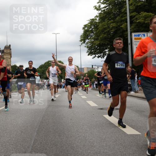 29.06.2025 - hella hamburg halbmarathon Yannick Fuchs http://msf.ph/oto/8254234 29.06.2025 10:48:07 20KM 1267, 1422, 1442, 1549, 1870, 2432, 3103, 3310, 3898, 4299, 5259, 6260, 6294, 6356, 6374, 7129, 7395, 7478, 7973, 8223, 8285, 8394, 9032, 9380, 9791, 9922, 10040, 11009, 11430, 11789, 12213, 12321, 12607, 13147, 13794, 13803, 13869, 14026, 14239, 14702, 15113, 15146, 16092, 16574, 16623, 16750, 16780, 17482, 17740, 17765, 18308, 18450, 18514, 18612, 18759, 19067, 19177 meine-sportfotos.de