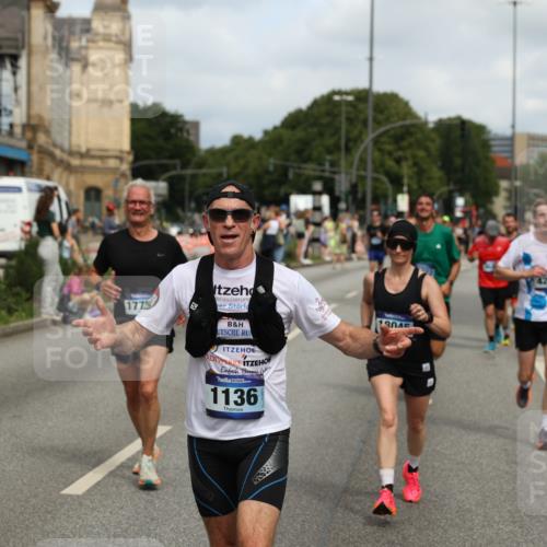 29.06.2025 - hella hamburg halbmarathon Yannick Fuchs http://msf.ph/oto/8254250 29.06.2025 10:35:44 20KM 1136, 1631, 2579, 2797, 3618, 4205, 4303, 4380, 4634, 4871, 4893, 5709, 6550, 6683, 6771, 6901, 7378, 7774, 7796, 8122, 8358, 9358, 9547, 9640, 9659, 9711, 9755, 9885, 10375, 10783, 11062, 11765, 11922, 12292, 12385, 12895, 13268, 13457, 14555, 14661, 15247, 15351, 16816, 17032, 17100, 17720, 17834, 18045, 18049, 18412, 18573, 18802 meine-sportfotos.de
