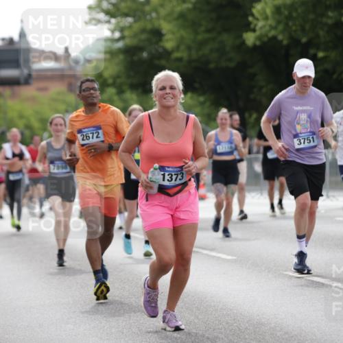 29.06.2025 - hella hamburg halbmarathon Jannik Wohlers http://msf.ph/oto/8254287 29.06.2025 10:31:24 Lombardsbrücke 1235, 1373, 1844, 1879, 2384, 2672, 2831, 2832, 3221, 3239, 3358, 3396, 3397, 3424, 3571, 3681, 3751, 4877, 5156, 5965, 6160, 6640, 6718, 6727, 7334, 7898, 8304, 8620, 8806, 9078, 9104, 9478, 9812, 9882, 9883, 10148, 10421, 10435, 10653, 11178, 12381, 12663, 12758, 14536, 14793, 15102, 16310, 16541, 17043, 17118, 17342, 17362, 18283, 18428, 18433, 18613, 18629, 18838, 19068, 19233 meine-sportfotos.de