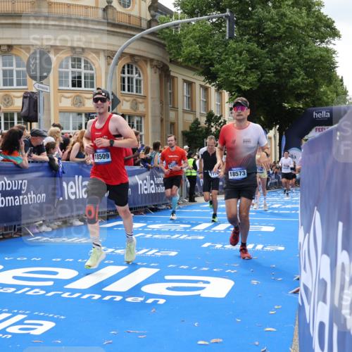 29.06.2025 - hella hamburg halbmarathon Strokosch-Dieckow http://msf.ph/oto/8254316 29.06.2025 10:41:26 Ziel 1570, 2579, 2797, 3204, 4303, 4893, 5987, 6771, 7432, 7774, 7796, 8358, 10783, 10894, 12588, 13457, 14275, 14555, 16816, 17159, 17882, 18412, 18442, 18491, 18509, 18573 meine-sportfotos.de