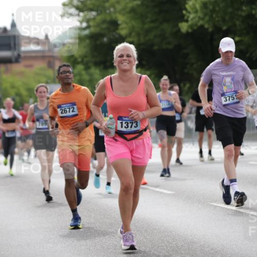 29.06.2025 - hella hamburg halbmarathon Jannik Wohlers http://msf.ph/oto/8254322 29.06.2025 10:31:25 Lombardsbrücke 1235, 1373, 1844, 1879, 2384, 2672, 2831, 2832, 3221, 3239, 3358, 3396, 3397, 3424, 3571, 3681, 3751, 3752, 4877, 5156, 5965, 6160, 6640, 6718, 6727, 7334, 7816, 7898, 8304, 8620, 8806, 9078, 9104, 9478, 9812, 9882, 9883, 10148, 10421, 10435, 10653, 11178, 12319, 12381, 12663, 12758, 14536, 14793, 15102, 16310, 16541, 17043, 17118, 17342, 17362, 18283, 18428, 18433, 18613, 18629, 18838, 19068, 19233 meine-sportfotos.de