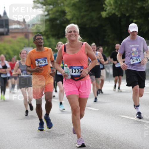 29.06.2025 - hella hamburg halbmarathon Jannik Wohlers http://msf.ph/oto/8254382 29.06.2025 10:31:25 Lombardsbrücke 1235, 1373, 1844, 1879, 2384, 2672, 2831, 2832, 3221, 3239, 3358, 3396, 3397, 3424, 3571, 3681, 3751, 3752, 4877, 5156, 5965, 6160, 6640, 6718, 6727, 7334, 7816, 7898, 8304, 8620, 8806, 9078, 9104, 9478, 9812, 9882, 9883, 10148, 10421, 10435, 10653, 11178, 12319, 12381, 12663, 12758, 14536, 14793, 15102, 16310, 16541, 17043, 17118, 17342, 17362, 18283, 18428, 18433, 18613, 18629, 18838, 19068, 19233 meine-sportfotos.de