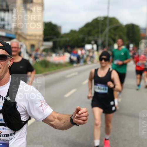 29.06.2025 - hella hamburg halbmarathon Yannick Fuchs http://msf.ph/oto/8254395 29.06.2025 10:35:45 20KM 1136, 1631, 2579, 2797, 3618, 4205, 4303, 4380, 4634, 4871, 4893, 5709, 6550, 6683, 6771, 6901, 7378, 7774, 7796, 8122, 8358, 9358, 9547, 9640, 9659, 9711, 9755, 9885, 10375, 10783, 11062, 11765, 11922, 12292, 12385, 12895, 13268, 13457, 14555, 14661, 15247, 15351, 16816, 17032, 17100, 17720, 17834, 18045, 18049, 18412, 18442, 18573, 18802 meine-sportfotos.de