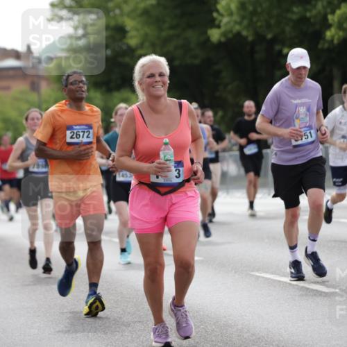 29.06.2025 - hella hamburg halbmarathon Jannik Wohlers http://msf.ph/oto/8254419 29.06.2025 10:31:25 Lombardsbrücke 1235, 1373, 1844, 1879, 2384, 2672, 2831, 2832, 3221, 3239, 3358, 3396, 3397, 3424, 3571, 3681, 3751, 3752, 4877, 5156, 5965, 6160, 6640, 6718, 6727, 7334, 7816, 7898, 8304, 8620, 8806, 9078, 9104, 9478, 9812, 9882, 9883, 10148, 10421, 10435, 10653, 11178, 12319, 12381, 12663, 12758, 14536, 14793, 15102, 16310, 16541, 17043, 17118, 17342, 17362, 18283, 18428, 18433, 18613, 18629, 18838, 19068, 19233 meine-sportfotos.de