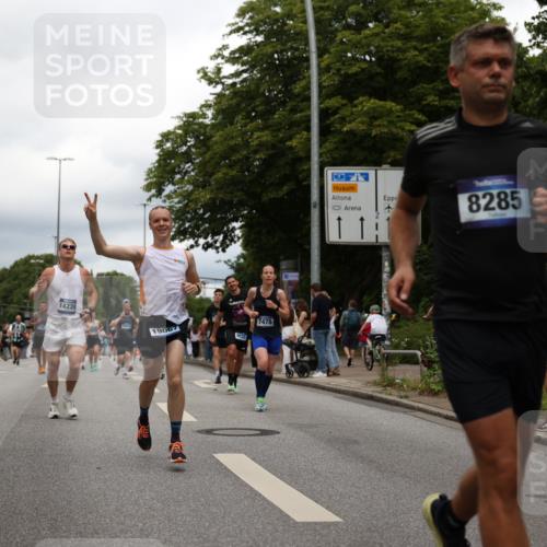 29.06.2025 - hella hamburg halbmarathon Yannick Fuchs http://msf.ph/oto/8254426 29.06.2025 10:48:08 20KM 1267, 1422, 1442, 1549, 1815, 1870, 2432, 3103, 3310, 3898, 4299, 5259, 6260, 6294, 6356, 6374, 6994, 7129, 7395, 7478, 7973, 8223, 8285, 8394, 9032, 9380, 9791, 9922, 10040, 11009, 11430, 11789, 12213, 12321, 12607, 13147, 13794, 13803, 13869, 14026, 14239, 14702, 15113, 15146, 16092, 16574, 16623, 16750, 16780, 17482, 17740, 17765, 18308, 18450, 18514, 18612, 18759, 19067, 19177 meine-sportfotos.de