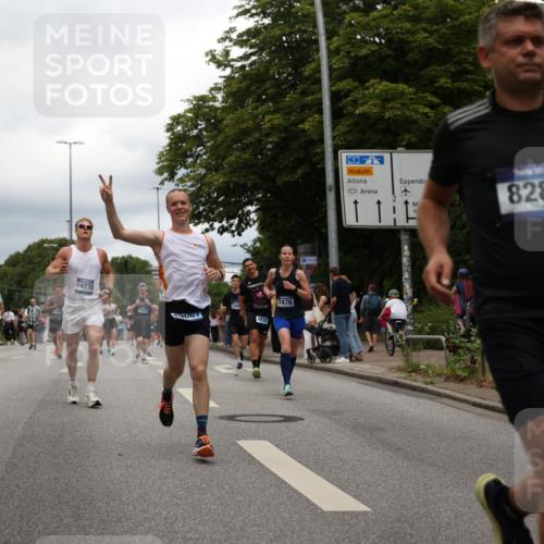 29.06.2025 - hella hamburg halbmarathon Yannick Fuchs http://msf.ph/oto/8254448 29.06.2025 10:48:08 20KM 1267, 1422, 1442, 1549, 1815, 1870, 2432, 3103, 3310, 3898, 4299, 5259, 6260, 6294, 6356, 6374, 6994, 7129, 7395, 7478, 7973, 8223, 8285, 8394, 9032, 9380, 9791, 9922, 10040, 11009, 11430, 11789, 12213, 12321, 12607, 13147, 13794, 13803, 13869, 14026, 14239, 14702, 15113, 15146, 16092, 16574, 16623, 16750, 16780, 17482, 17740, 17765, 18308, 18450, 18514, 18612, 18759, 19067, 19177 meine-sportfotos.de