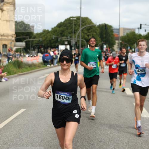 29.06.2025 - hella hamburg halbmarathon Yannick Fuchs http://msf.ph/oto/8254456 29.06.2025 10:35:45 20KM 1136, 1631, 2579, 2797, 3618, 4205, 4303, 4380, 4634, 4871, 4893, 5709, 6550, 6683, 6771, 6901, 7378, 7774, 7796, 8122, 8358, 9358, 9547, 9640, 9659, 9711, 9755, 9885, 10375, 10783, 11062, 11765, 11922, 12292, 12385, 12895, 13268, 13457, 14555, 14661, 15247, 15351, 16816, 17032, 17100, 17720, 17834, 18045, 18049, 18412, 18442, 18573, 18802 meine-sportfotos.de