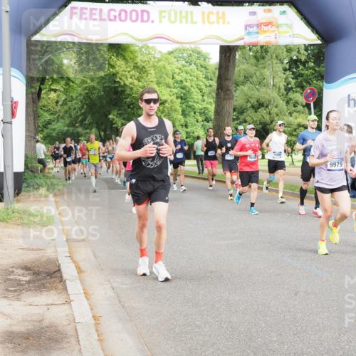 29.06.2025 - hella hamburg halbmarathon MichiJ http://msf.ph/oto/8254498 29.06.2025 10:29:16 Zwischen KM18-KM19 2568, 2797, 5050, 6495, 9640, 9979, 11767, 15493, 15542, 18173, 18192, 18573 meine-sportfotos.de