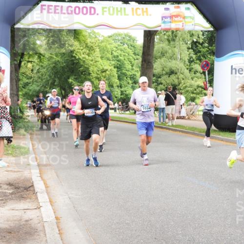 29.06.2025 - hella hamburg halbmarathon MichiJ http://msf.ph/oto/8254515 29.06.2025 10:52:27 Zwischen KM18-KM19 1034, 1062, 3112, 3328, 5464, 7760, 8171, 8219, 11027, 14022, 16355, 16847, 16911 meine-sportfotos.de