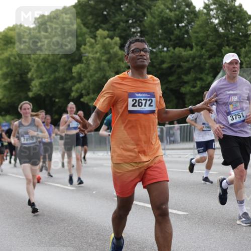 29.06.2025 - hella hamburg halbmarathon Jannik Wohlers http://msf.ph/oto/8254529 29.06.2025 10:31:28 Lombardsbrücke 1235, 1373, 1879, 2384, 2672, 2831, 2832, 3221, 3239, 3358, 3396, 3397, 3424, 3571, 3681, 3751, 3752, 4877, 5156, 6160, 6718, 6727, 7295, 7334, 7816, 7898, 8304, 8538, 8620, 8806, 9078, 9104, 9478, 9882, 10148, 10421, 10435, 10653, 11178, 12319, 12381, 12663, 12755, 13026, 14536, 14793, 15102, 16310, 16541, 17043, 17118, 17342, 17362, 18283, 18428, 18433, 18613, 18629, 18838, 19068, 19233 meine-sportfotos.de