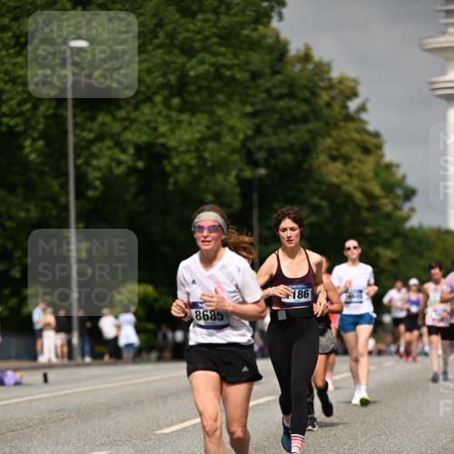 29.06.2025 - hella hamburg halbmarathon Dr. Thomas Lammeyer http://msf.ph/oto/8254550 29.06.2025 10:14:31 Kennedybrücke 1052, 1186, 1456, 5182, 5653, 5806, 7058, 8685, 9150, 9829 meine-sportfotos.de
