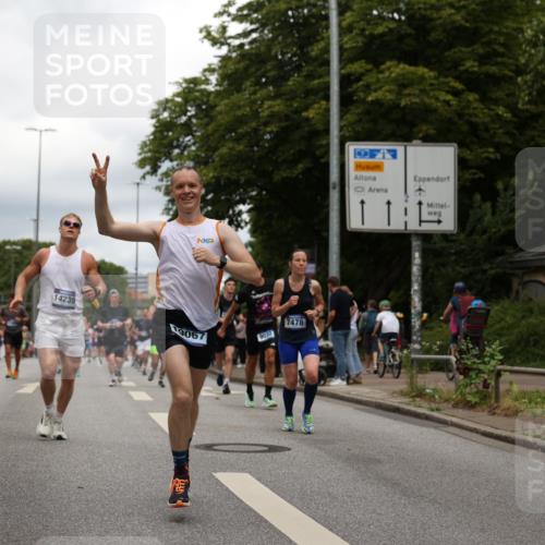 29.06.2025 - hella hamburg halbmarathon Yannick Fuchs http://msf.ph/oto/8254568 29.06.2025 10:48:08 20KM 1267, 1422, 1442, 1549, 1815, 1870, 2432, 3103, 3310, 3898, 4299, 5259, 6260, 6294, 6356, 6374, 6994, 7129, 7395, 7478, 7973, 8223, 8285, 8394, 9032, 9380, 9791, 9922, 10040, 11009, 11430, 11789, 12213, 12321, 12607, 13147, 13794, 13803, 13869, 14026, 14239, 14702, 15113, 15146, 16092, 16574, 16623, 16750, 16780, 17482, 17740, 17765, 18308, 18450, 18514, 18612, 18759, 19067, 19177 meine-sportfotos.de