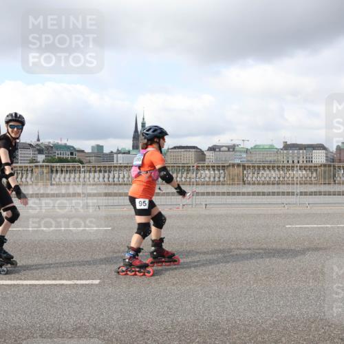 29.06.2025 - hella hamburg halbmarathon Lena Gebhardt http://msf.ph/oto/8254624 29.06.2025 09:03:18 Lombardsbrücke  meine-sportfotos.de