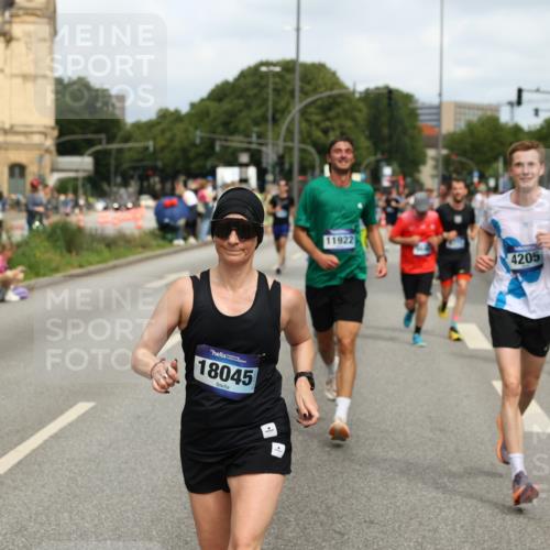 29.06.2025 - hella hamburg halbmarathon Yannick Fuchs http://msf.ph/oto/8254634 29.06.2025 10:35:45 20KM 1136, 1631, 2579, 2797, 3618, 4205, 4303, 4380, 4634, 4871, 4893, 5709, 6550, 6683, 6771, 6901, 7378, 7774, 7796, 8122, 8358, 9358, 9547, 9640, 9659, 9711, 9755, 9885, 10375, 10783, 11062, 11765, 11922, 12292, 12385, 12895, 13268, 13457, 14555, 14661, 15247, 15351, 16816, 17032, 17100, 17720, 17834, 18045, 18049, 18412, 18442, 18573, 18802 meine-sportfotos.de