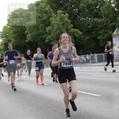 29.06.2025 - hella hamburg halbmarathon Jannik Wohlers http://msf.ph/oto/8254640 29.06.2025 10:31:30 Lombardsbrücke 1235, 1373, 1879, 2384, 2672, 2831, 2832, 3221, 3239, 3358, 3571, 3751, 3752, 4877, 5156, 5601, 6160, 6718, 6727, 7295, 7334, 7344, 7695, 7816, 7898, 8304, 8538, 8620, 8806, 9078, 9104, 9478, 9882, 10148, 10421, 10435, 10653, 11178, 12319, 12663, 12755, 13026, 14536, 14793, 15102, 16310, 17118, 17342, 18283, 18369, 18428, 18433, 18629, 18838, 18931 meine-sportfotos.de