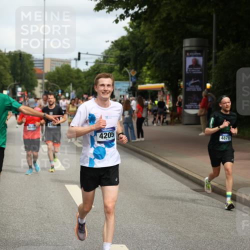 29.06.2025 - hella hamburg halbmarathon Yannick Fuchs http://msf.ph/oto/8254694 29.06.2025 10:35:46 20KM 1136, 1631, 2579, 2797, 3618, 4205, 4303, 4380, 4634, 4871, 4893, 5387, 5709, 6550, 6683, 6771, 6901, 7378, 7432, 7774, 7796, 8122, 8358, 9358, 9547, 9640, 9659, 9711, 9755, 9885, 10375, 10783, 11062, 11765, 11922, 12292, 12385, 12895, 13268, 13457, 14555, 14661, 15247, 15351, 16816, 17032, 17100, 17720, 17834, 18045, 18049, 18412, 18442, 18573, 18802 meine-sportfotos.de
