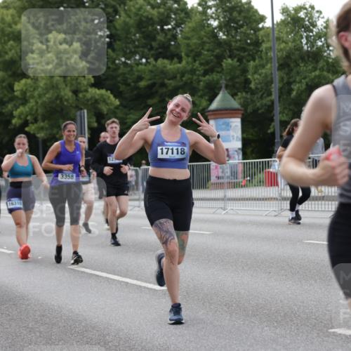 29.06.2025 - hella hamburg halbmarathon Jannik Wohlers http://msf.ph/oto/8254735 29.06.2025 10:31:31 Lombardsbrücke 1235, 1311, 1373, 1879, 2384, 2672, 2831, 2832, 3221, 3239, 3358, 3751, 3752, 4877, 5156, 5601, 6160, 6718, 6727, 7295, 7334, 7344, 7695, 7789, 7816, 7898, 8304, 8538, 8620, 9078, 9104, 9478, 10148, 10653, 11178, 12319, 12663, 12755, 13026, 14536, 14793, 15102, 16200, 16310, 17118, 17342, 18283, 18369, 18428, 18433, 18629, 18838, 18931 meine-sportfotos.de