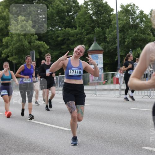 29.06.2025 - hella hamburg halbmarathon Jannik Wohlers http://msf.ph/oto/8254748 29.06.2025 10:31:31 Lombardsbrücke 1235, 1311, 1373, 1879, 2384, 2672, 2831, 2832, 3221, 3239, 3358, 3751, 3752, 4877, 5156, 5601, 6160, 6718, 6727, 7295, 7334, 7344, 7695, 7789, 7816, 7898, 8304, 8538, 8620, 9078, 9104, 9478, 10148, 10653, 11178, 12319, 12663, 12755, 13026, 14536, 14793, 15102, 16200, 16310, 17118, 17342, 18283, 18369, 18428, 18433, 18629, 18838, 18931 meine-sportfotos.de