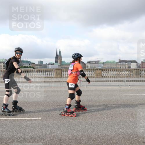 29.06.2025 - hella hamburg halbmarathon Lena Gebhardt http://msf.ph/oto/8254758 29.06.2025 09:03:18 Lombardsbrücke  meine-sportfotos.de