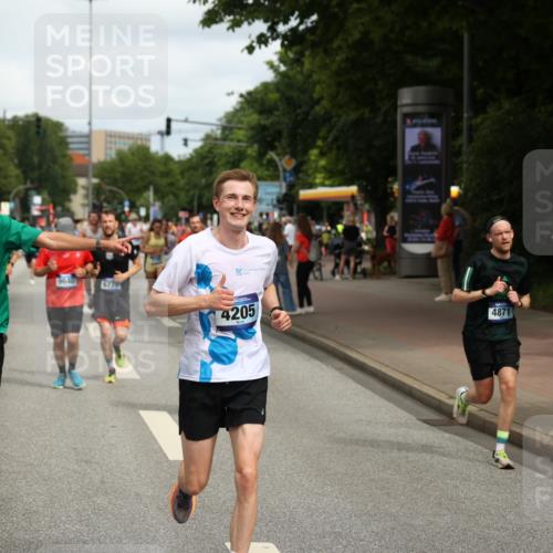 29.06.2025 - hella hamburg halbmarathon Yannick Fuchs http://msf.ph/oto/8254777 29.06.2025 10:35:46 20KM 1136, 1631, 2579, 2797, 3618, 4205, 4303, 4380, 4634, 4871, 4893, 5387, 5709, 6550, 6683, 6771, 6901, 7378, 7432, 7774, 7796, 8122, 8358, 9358, 9547, 9640, 9659, 9711, 9755, 9885, 10375, 10783, 11062, 11765, 11922, 12292, 12385, 12895, 13268, 13457, 14555, 14661, 15247, 15351, 16816, 17032, 17100, 17720, 17834, 18045, 18049, 18412, 18442, 18573, 18802 meine-sportfotos.de