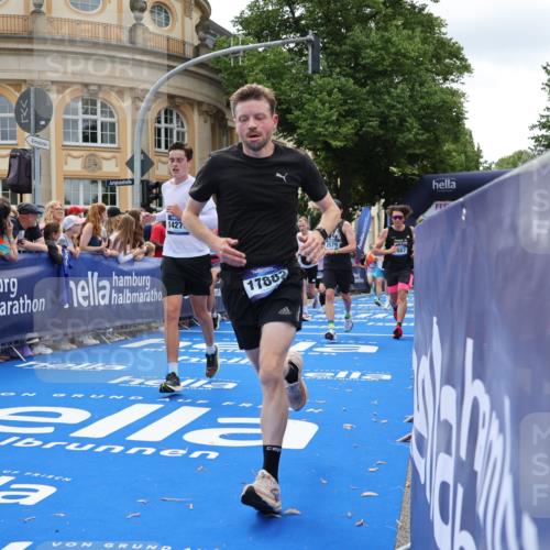 29.06.2025 - hella hamburg halbmarathon Strokosch-Dieckow http://msf.ph/oto/8254787 29.06.2025 10:41:31 Ziel 2579, 2797, 3204, 4893, 5987, 7774, 7796, 8358, 9885, 10894, 12588, 13457, 13714, 14275, 14555, 16084, 17159, 17882, 18412, 18442, 18491, 18573 meine-sportfotos.de