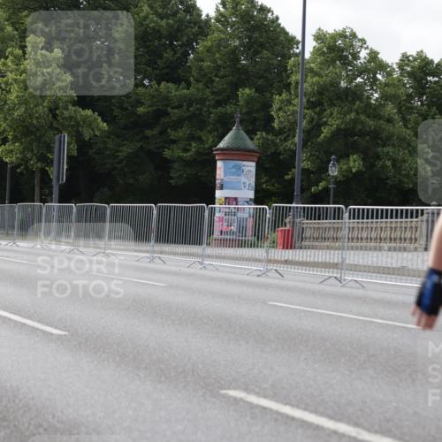 29.06.2025 - hella hamburg halbmarathon Jannik Wohlers http://msf.ph/oto/8254803 29.06.2025 08:48:44 Lombardsbrücke  meine-sportfotos.de