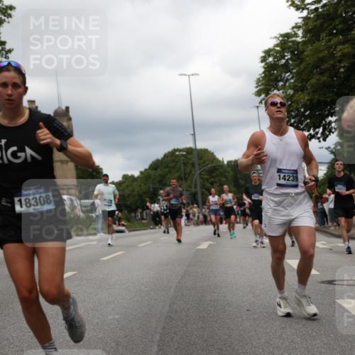 29.06.2025 - hella hamburg halbmarathon Yannick Fuchs http://msf.ph/oto/8254831 29.06.2025 10:48:09 20KM 1422, 1442, 1549, 1815, 1870, 2432, 3103, 3310, 3898, 4299, 5259, 6260, 6294, 6356, 6374, 6994, 7129, 7395, 7478, 7973, 8223, 8285, 8394, 8798, 9032, 9380, 9791, 9922, 10040, 11009, 11430, 11789, 12213, 12321, 12362, 12607, 13147, 13794, 13803, 13869, 14026, 14239, 14702, 14818, 15113, 15146, 15156, 15169, 16092, 16574, 16623, 16750, 16780, 17482, 17740, 17765, 18308, 18450, 18514, 18612, 18759, 19067, 19177 meine-sportfotos.de