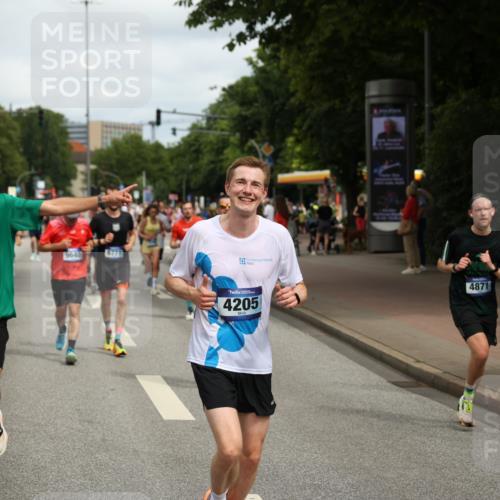29.06.2025 - hella hamburg halbmarathon Yannick Fuchs http://msf.ph/oto/8254861 29.06.2025 10:35:46 20KM 1136, 1631, 2579, 2797, 3618, 4205, 4303, 4380, 4634, 4871, 4893, 5387, 5709, 6550, 6683, 6771, 6901, 7378, 7432, 7774, 7796, 8122, 8358, 9358, 9547, 9640, 9659, 9711, 9755, 9885, 10375, 10783, 11062, 11765, 11922, 12292, 12385, 12895, 13268, 13457, 14555, 14661, 15247, 15351, 16816, 17032, 17100, 17720, 17834, 18045, 18049, 18412, 18442, 18573, 18802 meine-sportfotos.de