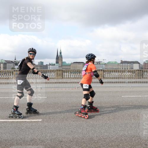 29.06.2025 - hella hamburg halbmarathon Lena Gebhardt http://msf.ph/oto/8254862 29.06.2025 09:03:18 Lombardsbrücke  meine-sportfotos.de