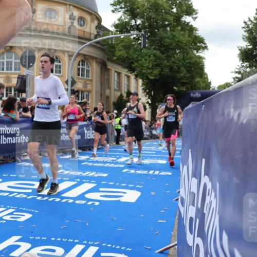 29.06.2025 - hella hamburg halbmarathon Strokosch-Dieckow http://msf.ph/oto/8254869 29.06.2025 10:41:32 Ziel 2579, 2797, 3204, 4893, 5987, 7774, 7796, 8358, 9640, 9885, 10894, 12588, 13457, 13714, 14275, 14555, 16084, 17159, 17882, 18412, 18442, 18491 meine-sportfotos.de