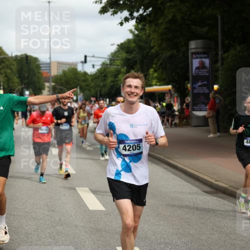 29.06.2025 - hella hamburg halbmarathon Yannick Fuchs http://msf.ph/oto/8254882 29.06.2025 10:35:46 20KM 1136, 1631, 2579, 2797, 3618, 4205, 4303, 4380, 4634, 4871, 4893, 5387, 5709, 6550, 6683, 6771, 6901, 7378, 7432, 7774, 7796, 8122, 8358, 9358, 9547, 9640, 9659, 9711, 9755, 9885, 10375, 10783, 11062, 11765, 11922, 12292, 12385, 12895, 13268, 13457, 14555, 14661, 15247, 15351, 16816, 17032, 17100, 17720, 17834, 18045, 18049, 18412, 18442, 18573, 18802 meine-sportfotos.de