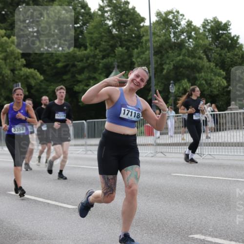 29.06.2025 - hella hamburg halbmarathon Jannik Wohlers http://msf.ph/oto/8254883 29.06.2025 10:31:31 Lombardsbrücke 1235, 1311, 1373, 1879, 2384, 2672, 2831, 2832, 3221, 3239, 3358, 3751, 3752, 4877, 5156, 5601, 6160, 6718, 6727, 7295, 7334, 7344, 7695, 7789, 7816, 7898, 8304, 8538, 8620, 9078, 9104, 9478, 10148, 10653, 11178, 12319, 12663, 12755, 13026, 14536, 14793, 15102, 16200, 16310, 17118, 17342, 18283, 18369, 18428, 18433, 18629, 18838, 18931 meine-sportfotos.de