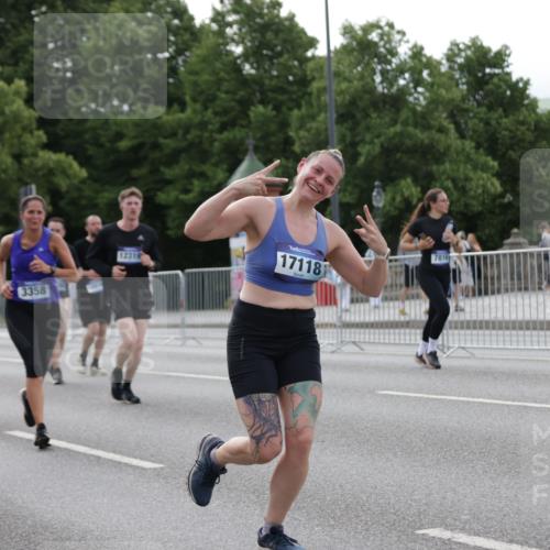 29.06.2025 - hella hamburg halbmarathon Jannik Wohlers http://msf.ph/oto/8254906 29.06.2025 10:31:31 Lombardsbrücke 1235, 1311, 1373, 1879, 2384, 2672, 2831, 2832, 3221, 3239, 3358, 3751, 3752, 4877, 5156, 5601, 6160, 6718, 6727, 7295, 7334, 7344, 7695, 7789, 7816, 7898, 8304, 8538, 8620, 9078, 9104, 9478, 10148, 10653, 11178, 12319, 12663, 12755, 13026, 14536, 14793, 15102, 16200, 16310, 17118, 17342, 18283, 18369, 18428, 18433, 18629, 18838, 18931 meine-sportfotos.de