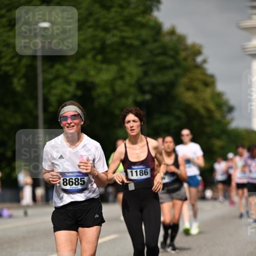 29.06.2025 - hella hamburg halbmarathon Dr. Thomas Lammeyer http://msf.ph/oto/8254991 29.06.2025 10:14:32 Kennedybrücke 1052, 1186, 1456, 5182, 5653, 5806, 7058, 8685, 9150, 9829 meine-sportfotos.de