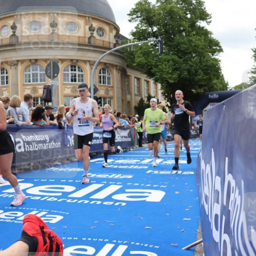 29.06.2025 - hella hamburg halbmarathon Strokosch-Dieckow http://msf.ph/oto/8255001 29.06.2025 10:41:34 Ziel 2579, 4893, 5987, 8358, 9640, 9885, 10894, 12588, 13457, 13714, 14275, 16084, 17159, 17882, 18442, 18491 meine-sportfotos.de