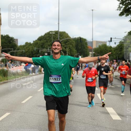 29.06.2025 - hella hamburg halbmarathon Yannick Fuchs http://msf.ph/oto/8255054 29.06.2025 10:35:46 20KM 1136, 1631, 2579, 2797, 3618, 4205, 4303, 4380, 4634, 4871, 4893, 5387, 5709, 6550, 6683, 6771, 6901, 7378, 7432, 7774, 7796, 8122, 8358, 9358, 9547, 9640, 9659, 9711, 9755, 9885, 10375, 10783, 11062, 11765, 11922, 12292, 12385, 12895, 13268, 13457, 14555, 14661, 15247, 15351, 16816, 17032, 17100, 17720, 17834, 18045, 18049, 18412, 18442, 18573, 18802 meine-sportfotos.de