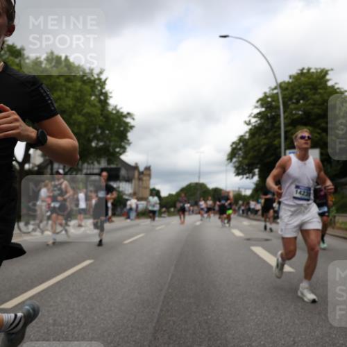 29.06.2025 - hella hamburg halbmarathon Yannick Fuchs http://msf.ph/oto/8255070 29.06.2025 10:48:10 20KM 1422, 1442, 1549, 1815, 1870, 2432, 3103, 3310, 3898, 4299, 5259, 6260, 6356, 6374, 6994, 7129, 7395, 7478, 7973, 8223, 8285, 8394, 8798, 9032, 9380, 9791, 9922, 10040, 10266, 11009, 11430, 11789, 12213, 12321, 12362, 12607, 13147, 13794, 13803, 13869, 14026, 14239, 14702, 14818, 15113, 15146, 15156, 15169, 16092, 16574, 16623, 16750, 16780, 17740, 17765, 18308, 18450, 18514, 18759, 19067, 19177 meine-sportfotos.de