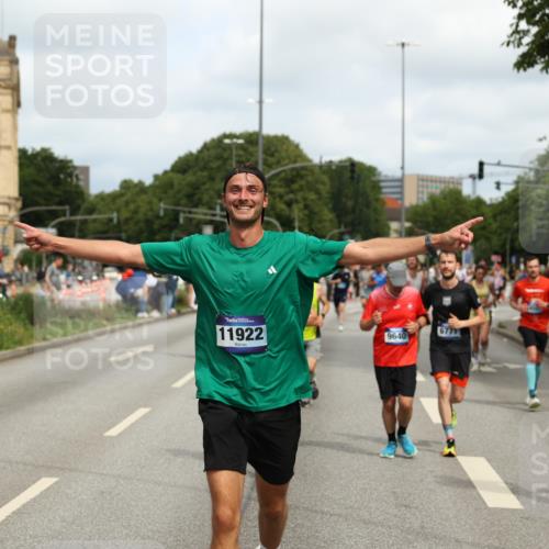 29.06.2025 - hella hamburg halbmarathon Yannick Fuchs http://msf.ph/oto/8255100 29.06.2025 10:35:46 20KM 1136, 1631, 2579, 2797, 3618, 4205, 4303, 4380, 4634, 4871, 4893, 5387, 5709, 6550, 6683, 6771, 6901, 7378, 7432, 7774, 7796, 8122, 8358, 9358, 9547, 9640, 9659, 9711, 9755, 9885, 10375, 10783, 11062, 11765, 11922, 12292, 12385, 12895, 13268, 13457, 14555, 14661, 15247, 15351, 16816, 17032, 17100, 17720, 17834, 18045, 18049, 18412, 18442, 18573, 18802 meine-sportfotos.de