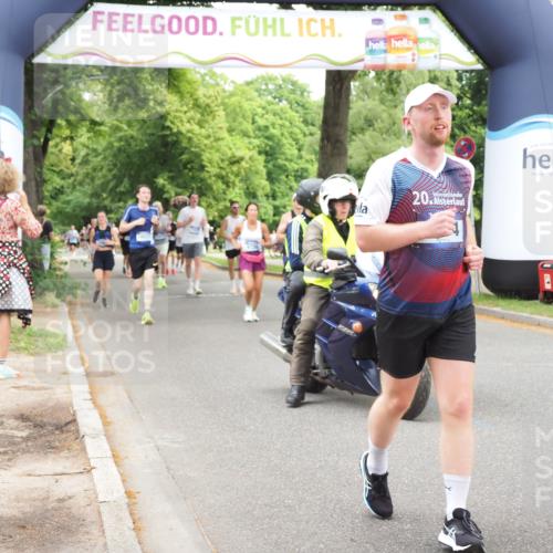 29.06.2025 - hella hamburg halbmarathon MichiJ http://msf.ph/oto/8255109 29.06.2025 10:52:32 Zwischen KM18-KM19 1034, 3112, 5464, 6590, 7826, 8219, 8405, 9994, 10736, 11027, 14022, 14607, 16355, 16847, 16911, 17707, 18726 meine-sportfotos.de