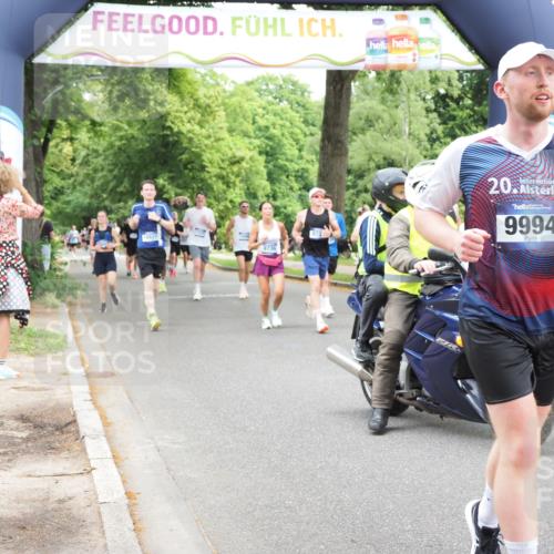 29.06.2025 - hella hamburg halbmarathon MichiJ http://msf.ph/oto/8255123 29.06.2025 10:52:33 Zwischen KM18-KM19 1034, 3112, 5464, 6590, 7826, 8405, 9737, 9994, 10736, 11027, 14022, 14607, 16355, 16847, 16911, 17707, 18726 meine-sportfotos.de