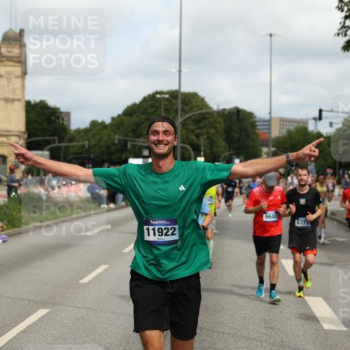 29.06.2025 - hella hamburg halbmarathon Yannick Fuchs http://msf.ph/oto/8255161 29.06.2025 10:35:46 20KM 1136, 1631, 2579, 2797, 3618, 4205, 4303, 4380, 4634, 4871, 4893, 5387, 5709, 6550, 6683, 6771, 6901, 7378, 7432, 7774, 7796, 8122, 8358, 9358, 9547, 9640, 9659, 9711, 9755, 9885, 10375, 10783, 11062, 11765, 11922, 12292, 12385, 12895, 13268, 13457, 14555, 14661, 15247, 15351, 16816, 17032, 17100, 17720, 17834, 18045, 18049, 18412, 18442, 18573, 18802 meine-sportfotos.de