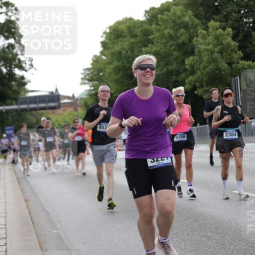 29.06.2025 - hella hamburg halbmarathon Jannik Wohlers http://msf.ph/oto/8255173 29.06.2025 10:31:34 Lombardsbrücke 1311, 1373, 2384, 2672, 2832, 3221, 3239, 3358, 3751, 3752, 4877, 5156, 5601, 6718, 6727, 7135, 7295, 7344, 7570, 7695, 7789, 7816, 7898, 8538, 9078, 10148, 10653, 11462, 12319, 12663, 12755, 13026, 14536, 14793, 16200, 16310, 17118, 17342, 17958, 18283, 18369, 18428, 18629, 18838, 18931 meine-sportfotos.de