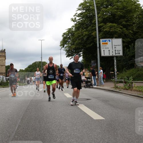 29.06.2025 - hella hamburg halbmarathon Yannick Fuchs http://msf.ph/oto/8255201 29.06.2025 10:48:12 20KM 1410, 1422, 1442, 1549, 1815, 2432, 3103, 3310, 3898, 4299, 5259, 6260, 6356, 6374, 6581, 6994, 7129, 7395, 7478, 7973, 8223, 8285, 8394, 8798, 9012, 9032, 9380, 10040, 10266, 11009, 11430, 11789, 12213, 12362, 12607, 13147, 13794, 13803, 13869, 14026, 14239, 14818, 15113, 15156, 15169, 16092, 16574, 16623, 16750, 16780, 17740, 17765, 18308, 18450, 18514, 18759, 19067, 19177 meine-sportfotos.de