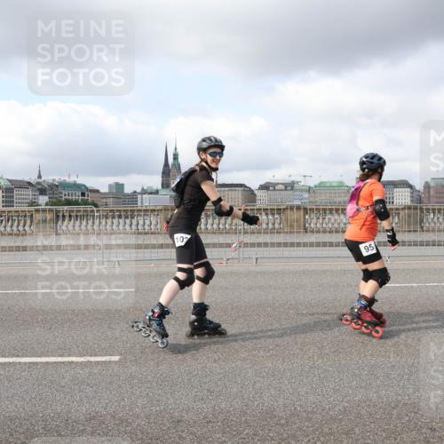 29.06.2025 - hella hamburg halbmarathon Lena Gebhardt http://msf.ph/oto/8255212 29.06.2025 09:03:18 Lombardsbrücke  meine-sportfotos.de