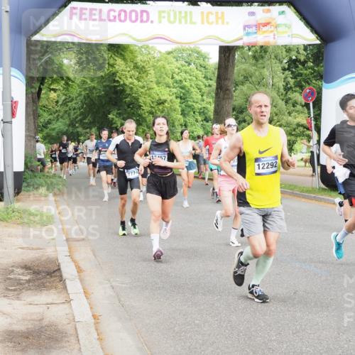 29.06.2025 - hella hamburg halbmarathon MichiJ http://msf.ph/oto/8255224 29.06.2025 10:29:20 Zwischen KM18-KM19 1912, 2797, 4303, 5050, 6429, 6495, 6771, 7774, 9640, 9979, 10783, 12292, 13457, 15493, 15542, 16201, 16347, 16580, 17971, 18192, 18573, 18802 meine-sportfotos.de